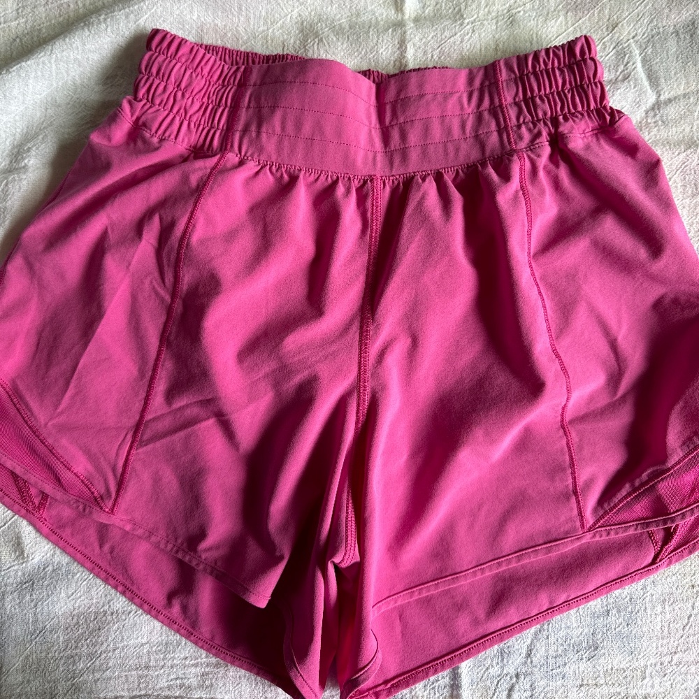 Lululemon Hotty Hot 4inch shorts